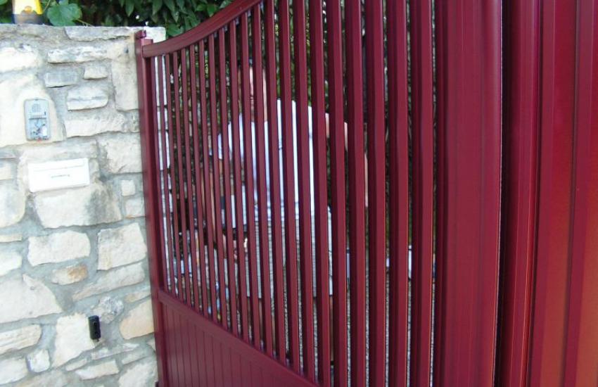 BRIGNON - 30190 - Pose d'un portail aluminium motorisé Somfy