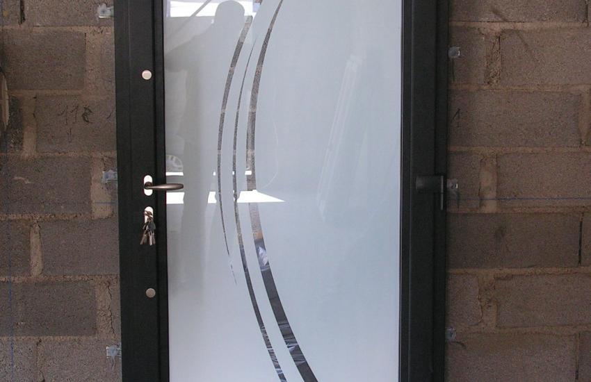 NIMES - 30000 - Pose de portes d'entrée Aluminium vitrée sur mesure 